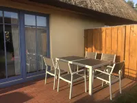 Beautiful thatched roof house with south-facing terrace, 2 shower rooms and 2 parking spaces