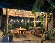 "Casa Bonita" Spacious 5BR with Pool! 5 min Walk to Beach!
