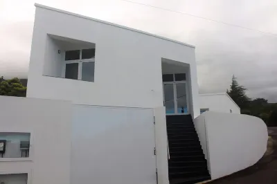 Very well equipped apartment in the center of São Roque do Pico