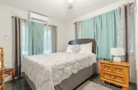 Andeve's modern, quiet home away from home  with 4 bedrooms 2 bathrooms sleeps 8