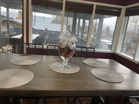 Beautiful home with a day of swimming with a private pool and jacuzzi