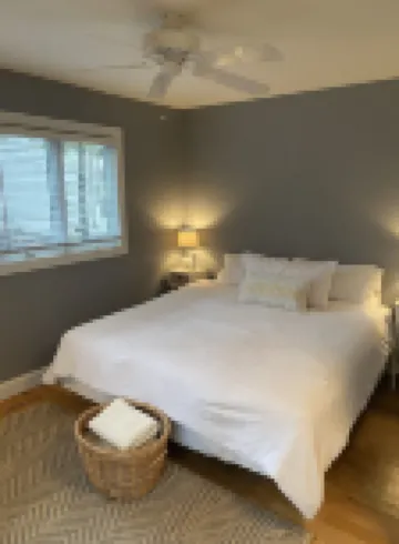 4 Bedroom 3 Bath Spacious House on Golf Course blocks from the Beach!