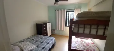 Beautiful Apartment in Guaruja Cove Beach. Hotell i Jardim Tres Marias