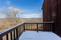 Cozy 2BR condo w/ valley views Hotels in Vernon