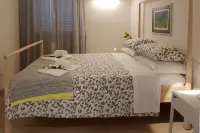 Elegant apartment a stone's throw from the sea