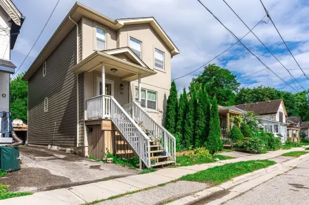 Elegant & Private Apartment With Full Kitchen - Short Walk to Downtown London