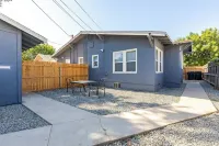 Sequoia/Kaweah Hospital Duplex 2/2