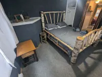 Winter Riverfront Cabin Near Estes Park – Cozy Fireplace, Mountain Views & Peace