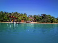 Luxury Beachfront Villa & Pool