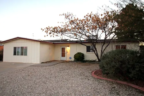 Grand Abode - Beautiful Spacious Home for families