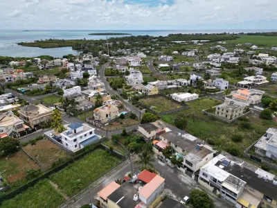 Maison à Louer à 10 Minutes de la Plage Hotels in 