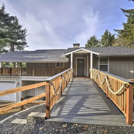 Coastal Washington Getaway Walk to Beach!