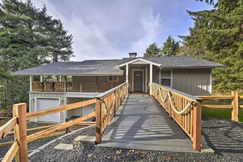 Coastal Washington Getaway Walk to Beach!