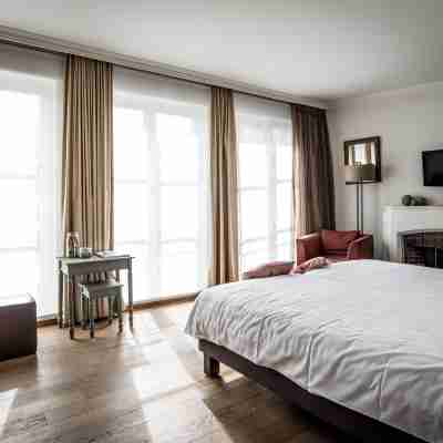 Hotel de la Paix Rooms