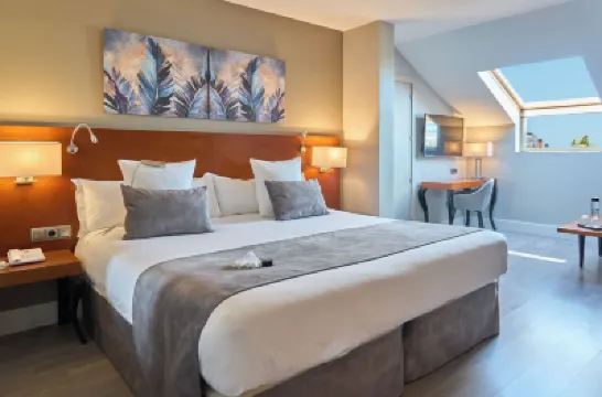 Hotel Puerta de Toledo Hotels in der Nähe von U-Bahnhof Usera