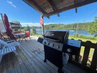Escape to a Peaceful Waterfront Cottage with an Amazing View on the Lake-fishing