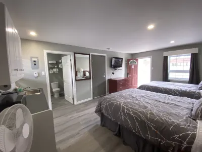 Lakeshore Suites Hotels near Trout Lake