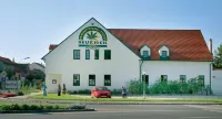 Hanfthal-Hof Hotels in Mailberg