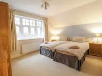 Is Y Deri Hotels in Harlech