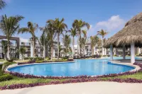 Dream Diamante with Beach Club - شقق