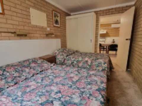 Lone Pine Motel Hotels in Corowa