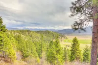 Balcony & Patio w/ Mtn Views! Bonners Ferry Escape - Wifi