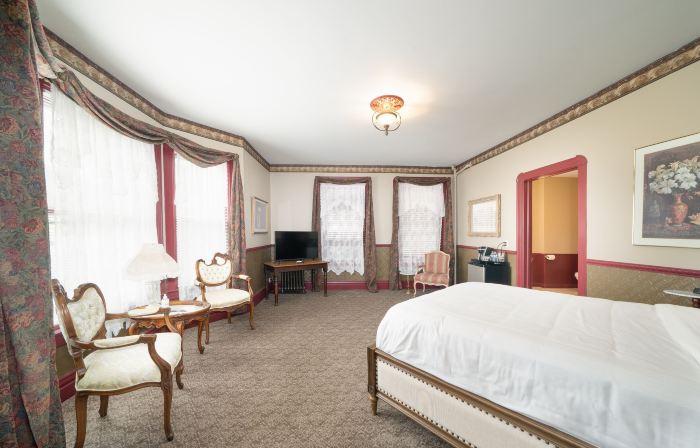 Naples Hotel