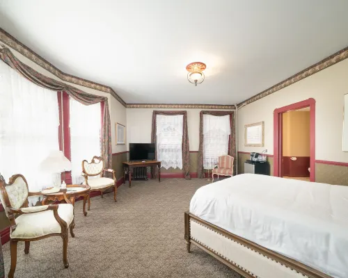 Naples Hotel Hotels in Naples