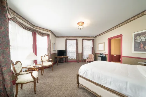 Naples Hotel Hotels in Naples