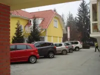 Szieszta Panzió - parcheggio