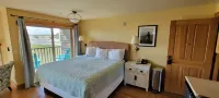 Sea Sprite on the Estuary Hotels in Arch Cape