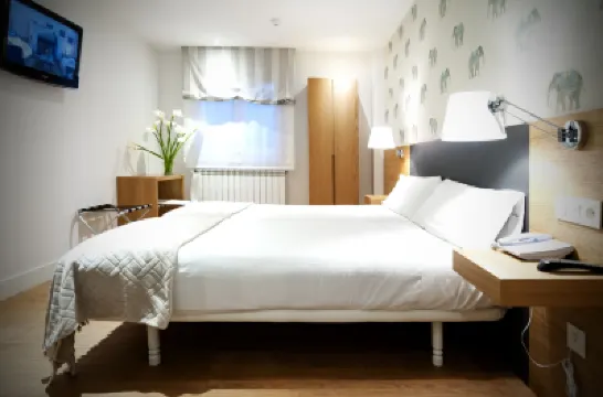 Deniké Grupo Atalaia Hoteles cerca de Monasterio de San Martín Pinario