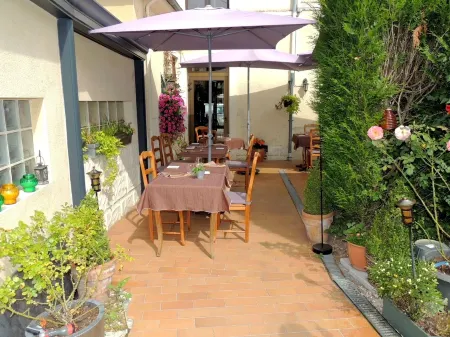 Logis- Hôtel & Restaurant le Montligeon