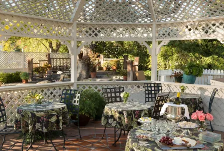 Cheshire Cat Inn & Cottages Отели рядом с достопримечательностью «Мортон Бэй Фиг Три»