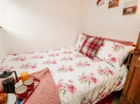 Griers Cabin Отели рядом с достопримечательностью «Whalebone Arch»