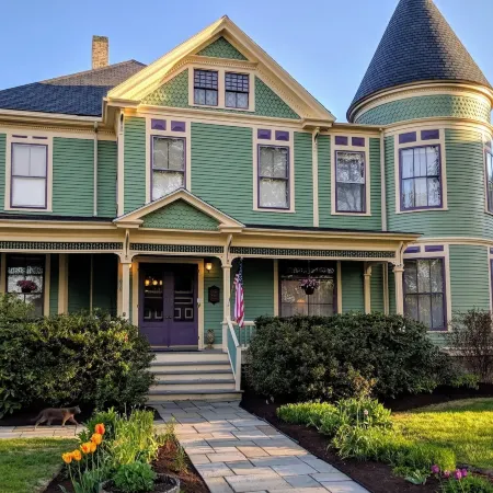 LimeRock Inn