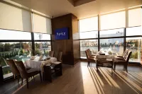 Grand Hotel & Convention Center Karaman فنادق في Universite Mahallesi
