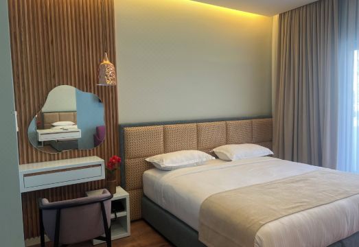 1. 더 몽트 부티크..