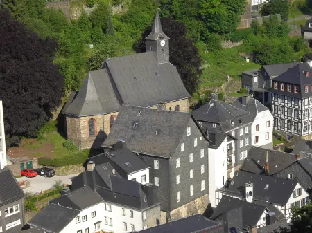 Hotel Graf Rolshausen Отели в г. Кальтерхерберг