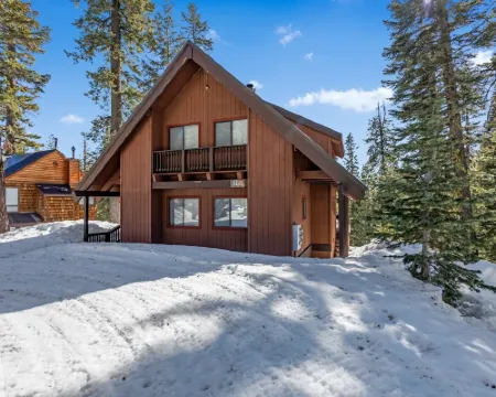 Overlooking Beautiful Bear Lake VH#318 by Bear Valley Vacation Rentals Hotels in Bear Valley