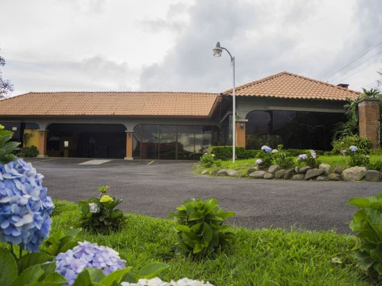 Ananta Wellness & Retreat