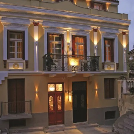 Aetoma Hotel