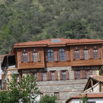 Altın Çeşmeli Konak