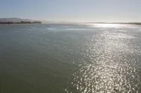 Looking Glass Inn Hotels in Lincoln Beach