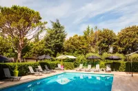 Le Petit Manoir Hotel Provence Hotels in Les Angles