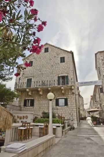 Newly Renovated Hotel Kastil