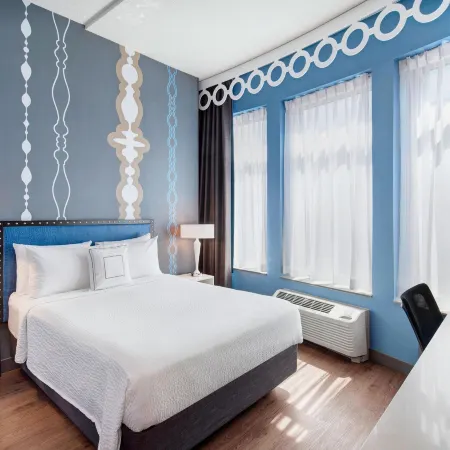 Fairfield Inn & Suites Chicago Downtown/Magnificent Mile Отели рядом с достопримечательностью «Саут-Луп»
