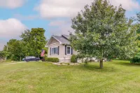 Country Home Near Eiu and Lake Charleston! - parking