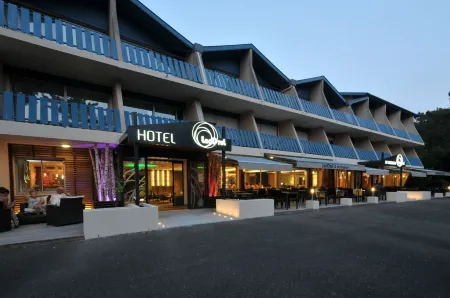 Hotel Logis Lacotel Отели в г. Тос