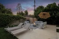 Luxury 3-Bedroom Home with Pool in Vibrant Los Angeles